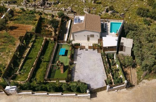 Gerani House | Halaro Villa