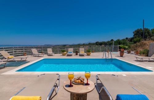 Agia Triada Villa | Haravgi 5 bedrooms villa