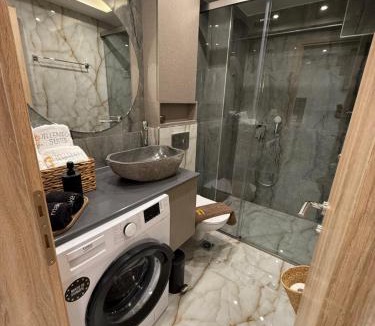 Katerini Apartment | Hellenikon Suites Malama