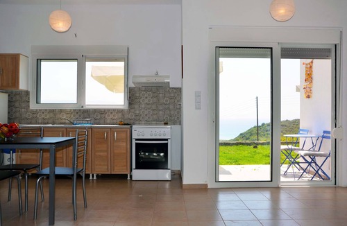 Pylos-Nestoras House | Helona Lux and cosy house with seaview and backyard