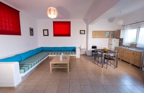 Pylos-Nestoras House | Helona Lux and cosy house with seaview and backyard