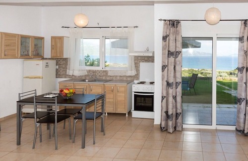 Pylos-Nestoras House | Helona Lux and cosy house with seaview and backyard