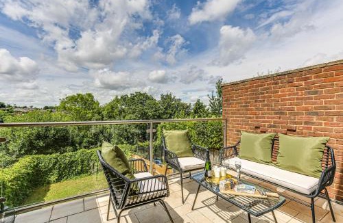 Biggin Hill House | HILLCREST