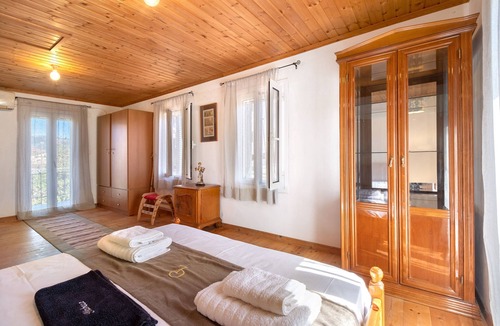 Kariotai Apartment | Holiday Apartment 'Oceanida Aelia Room'