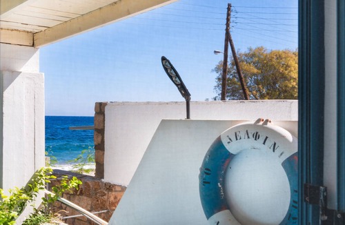 Patmos House | Holiday Home 'Beachfront Lampis Dolphin 2' with Sea View, Wi-Fi and Air Conditioning