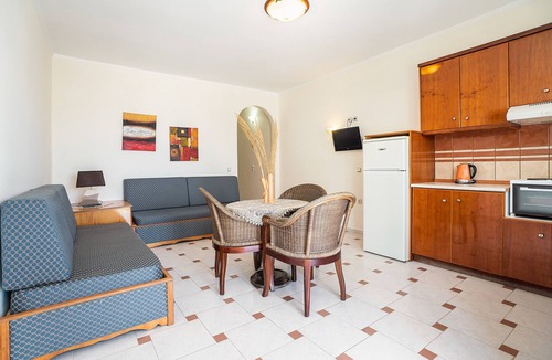 Tilos House | Holiday Home 'Livadia Beach Suite ' with Sea View, Wi-Fi and Air Conditioning