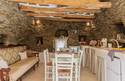 Andros Town House | Holiday Home 'Oak Farm Traditional Guesthouse' with Sea View, Private Terrace and Wi-Fi