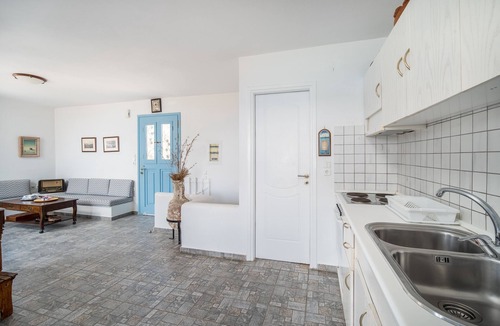 Serifos House | Holiday Home 'Psili Ammos' with Private Terrace, Balcony and Air Conditioning