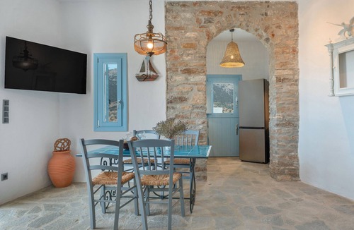 Apollonia House | Holiday Home 'Sylvia's Home' with Sea View, Wi-Fi and Air Conditioning