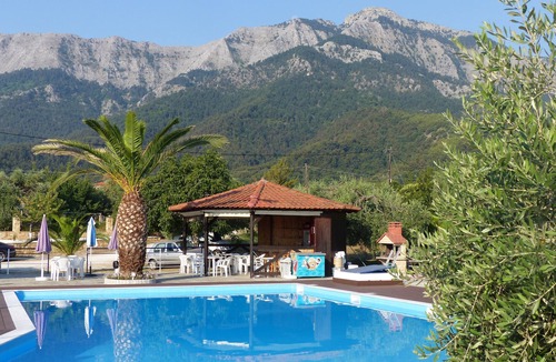 Skala Potamias House | Holiday homes in the olive grove