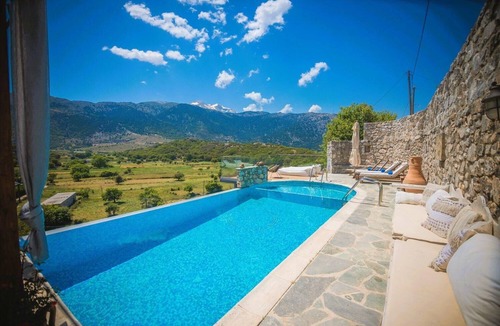 Goni House | Holiday house Chania for 1 - 15 persons with 6 bedrooms - Holiday home