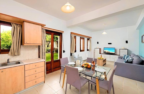 Kavros House | Holiday house Yeoryioupolis Kriti for 1 - 31 persons with 11 bedrooms - Holiday house