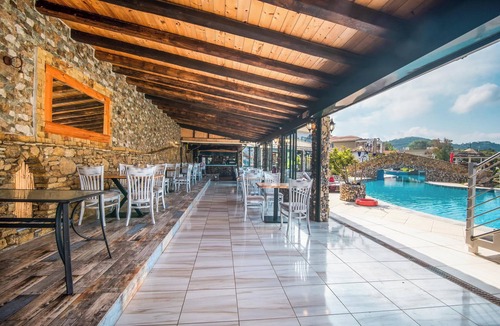 Arillas Apartment | Holiday Studio 'Mirage Arillas Studio Type A2' next to Beach with Balcony, Shared Pool & Wi-Fi