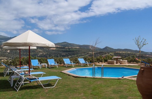 Triopetra Villa | Holiday villa close to Triopetra beach, South Crete