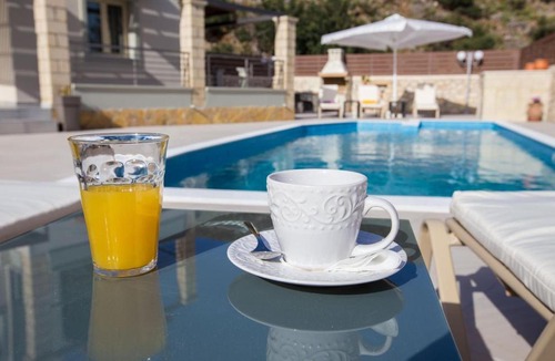Georgioupolis Villa | Holiday Villa Stone & Green, 2 km From Beach with BBQ & Childrens Area!