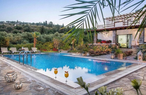 Pemonia House | Home with Garden & Pool for All