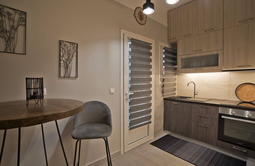 Kypseli Apartment | Honey House Kipseli Stylish, Reno 2BR Apt City Ctr