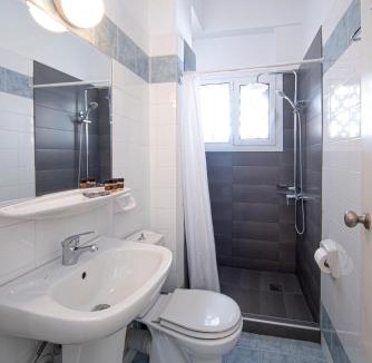 Bralos Hotel | Hotel Cokkinis