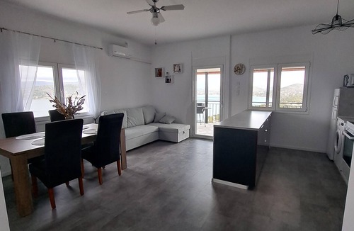 Salamis House | House by the sea
