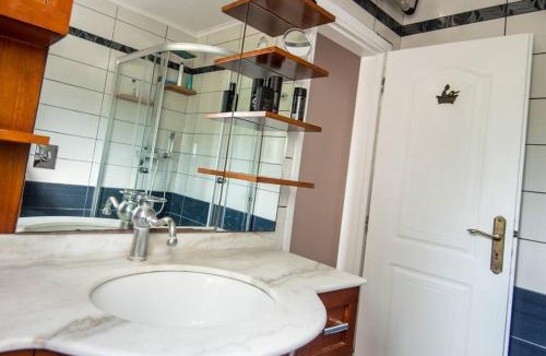 Lakithra House | House in Lakithra
