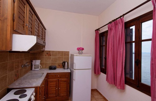 Lefokastron Apartment | House in Lefokastro - in front of the beach + Wi-Fi #4