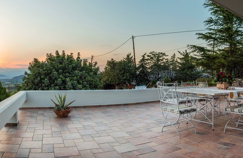 Nafplio Villa | Huge Villa Napflio for 12 People