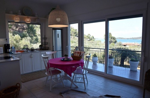 Sithonia Apartment | Idyllic located holiday apartment at the sea, Wifi, Vourvourou, Chalkidiki-Sitho