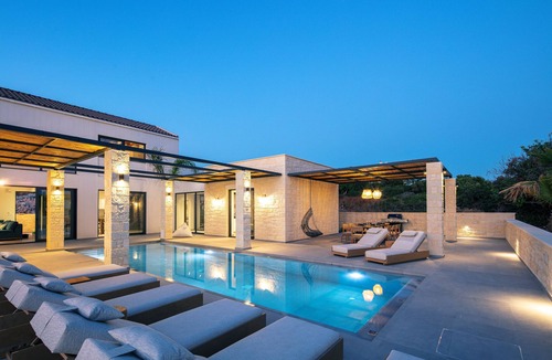 Chorafakia Villa | Ikritis Villa Ι - 1,2Km to beach & sea views!