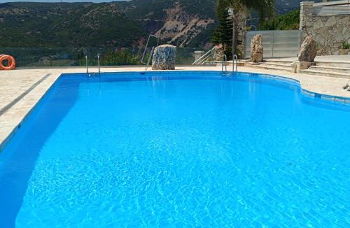 Nafpaktos House | IL Paradiso Vacation Rentals
