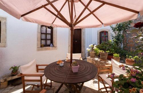 Old Hersonissos House | Ilianthos Traditional Maisonette