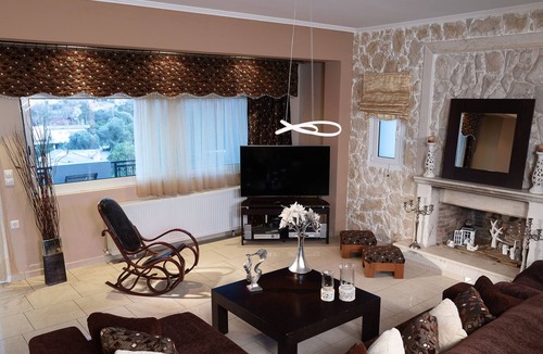 Vatolakkos House | Imposing Holiday Villa with Sauna ,Gym and Mountain View, Chania
