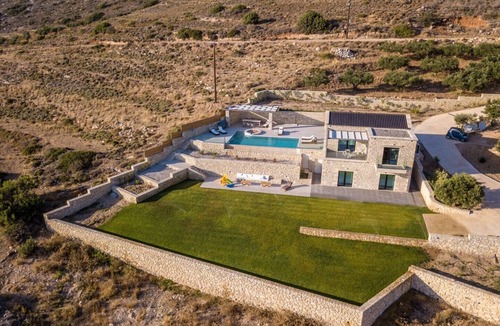 Falassarna Villa | Indoor & outdoor Jacuzzi ★ Heated pool ★ Sauna ★ Falasarna