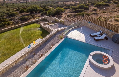 Falassarna Villa | Indoor & outdoor Jacuzzi ★ Heated pool ★ Sauna ★ Falasarna