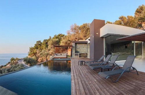 Plomari Villa | Infinity Villa