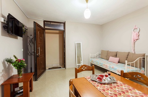 Messini House | Ino cozy flat, next to the beach