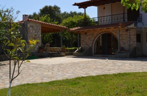 Kastro House | Ionian Sea Base Floor Villa Apartment at Kyllini