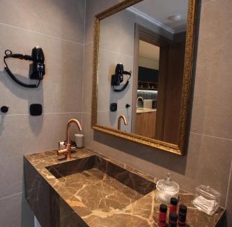 Thissio Apartment | IPELHOME-Avissinias Boutique Apartments