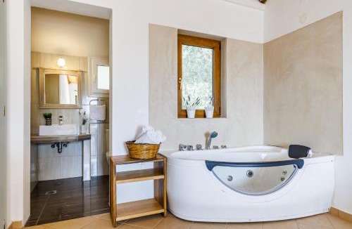 Stafylos Apartment | Irida House