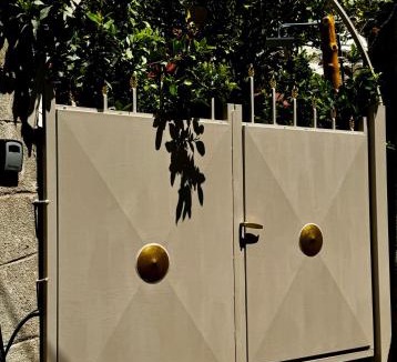 Stoupa House | Jasmine Stoupa