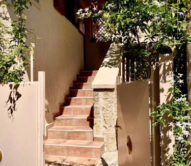 Stoupa House | Jasmine Stoupa