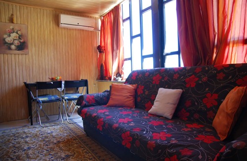 Spata-Artemida Apartment | Jenny's house!Overlooking at mountain and sea views!