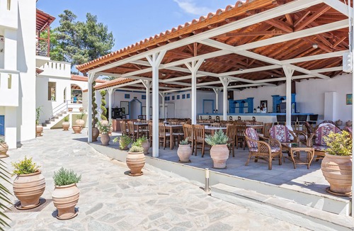 Stafylos Apartment | Junior suite with sea view