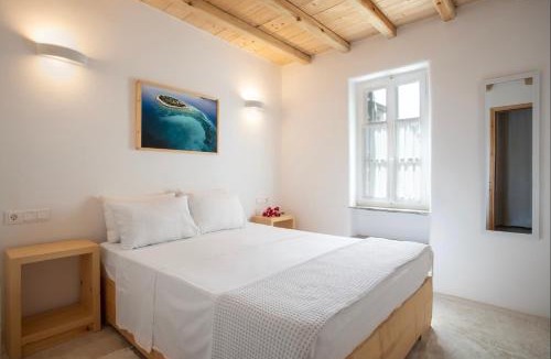 Agios Fokas House | K Homes-Family Stone Suite