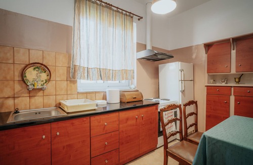 Kalavrita House | Kalavrita downtown 3 bedroom house for 6 pers