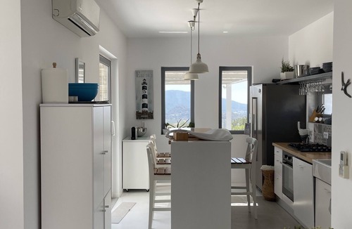 Ixia Villa | KALITHEA-HILLS VILLA IN RHODES TOWN x 8 to 12 (pool & sea view)