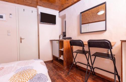Old Town Apartment | Kampielo Homes - Budget room prv bathroom