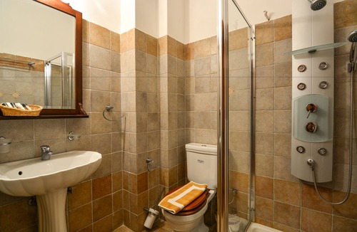 Synikia Mesi Trikalon Hotel | Karyatis Resort