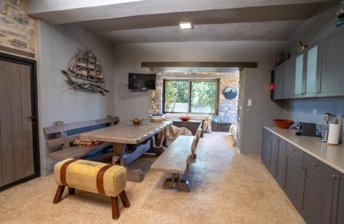 Omales Villa | Kassis Mansion