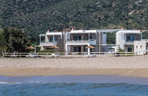 Gialos Villa | KEDROS-CEDAR BAY BEACHSIDE VILLAS-LUXURY STONE VILLA -PRIVATE POOL