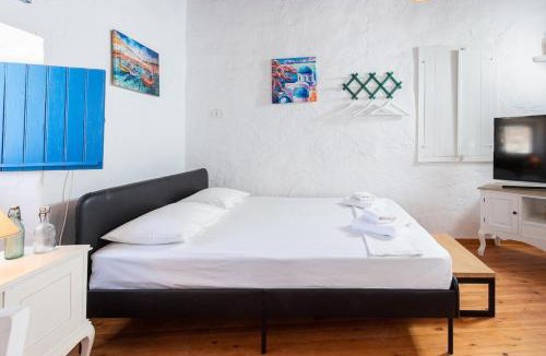 Psathi Apartment | Kimolos Heart Traditional Renovated House